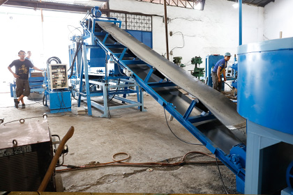 Manufacturing : Block Machine, Paver Machine, Roof Machine, Curb Stone Machine