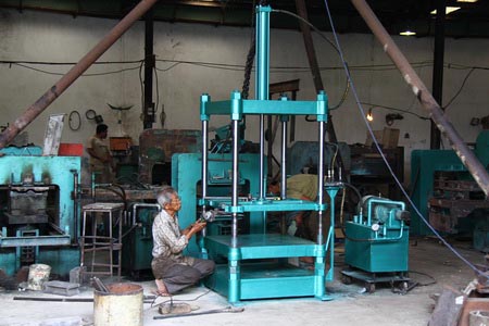 Hydraulic Press Machine - Super Sonic Mch